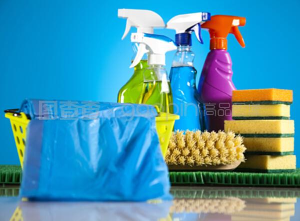 煥新空間，點(diǎn)亮生活——五彩繽紛的化纖清潔用品，為家居與工作環(huán)境注入活力